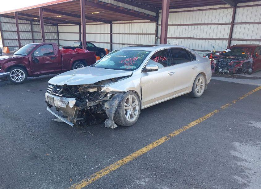 Photo 2 of 2013 Volkswagen Passat 2.0L TDI SEL PREMIUM (VIN 1VWCN7A35DC074029)