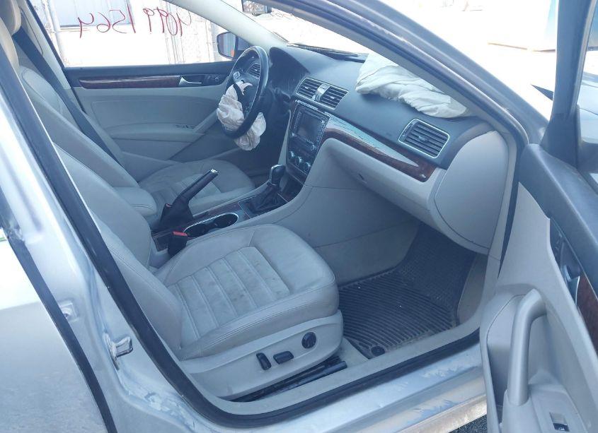 Photo 5 of 2013 Volkswagen Passat 2.0L TDI SEL PREMIUM (VIN 1VWCN7A35DC074029)