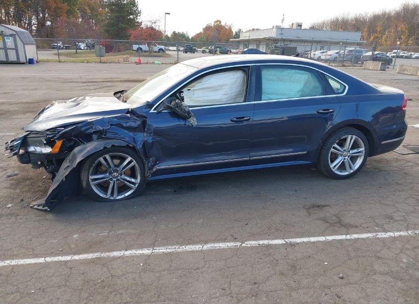 Photo 14 of 2013 Volkswagen Passat 2.0L TDI SEL PREMIUM (VIN 1VWCN7A35DC097889)