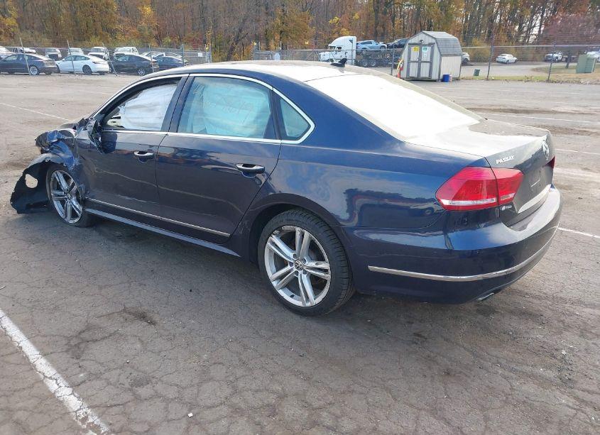 Photo 3 of 2013 Volkswagen Passat 2.0L TDI SEL PREMIUM (VIN 1VWCN7A35DC097889)