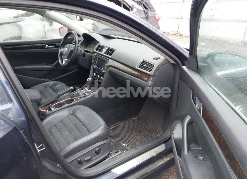 Photo 5 of 2014 Volkswagen Passat 2.0L TDI SEL PREMIUM (VIN 1VWCN7A35EC073626)