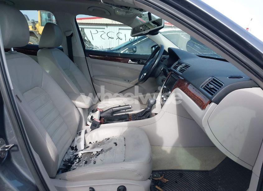 Photo 5 of 2012 Volkswagen Passat 2.0L TDI SEL PREMIUM (VIN 1VWCN7A36CC056735)
