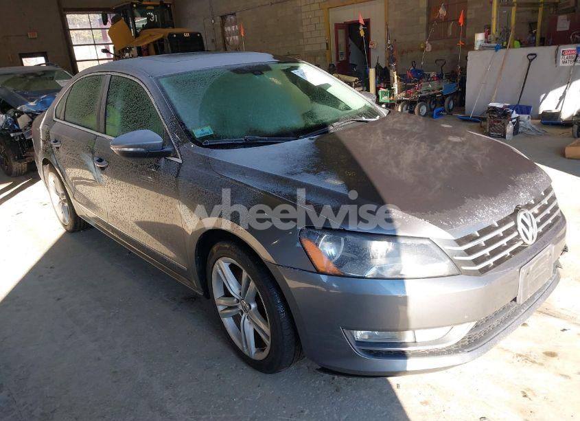 2012 Volkswagen Passat 2.0L TDI SEL PREMIUM (VIN 1VWCN7A36CC060493) main photo