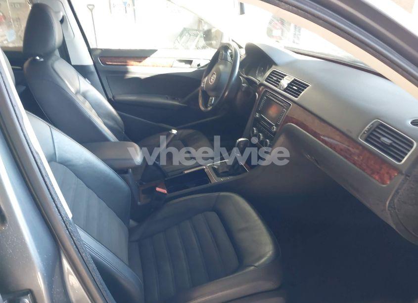 Photo 5 of 2012 Volkswagen Passat 2.0L TDI SEL PREMIUM (VIN 1VWCN7A36CC060493)