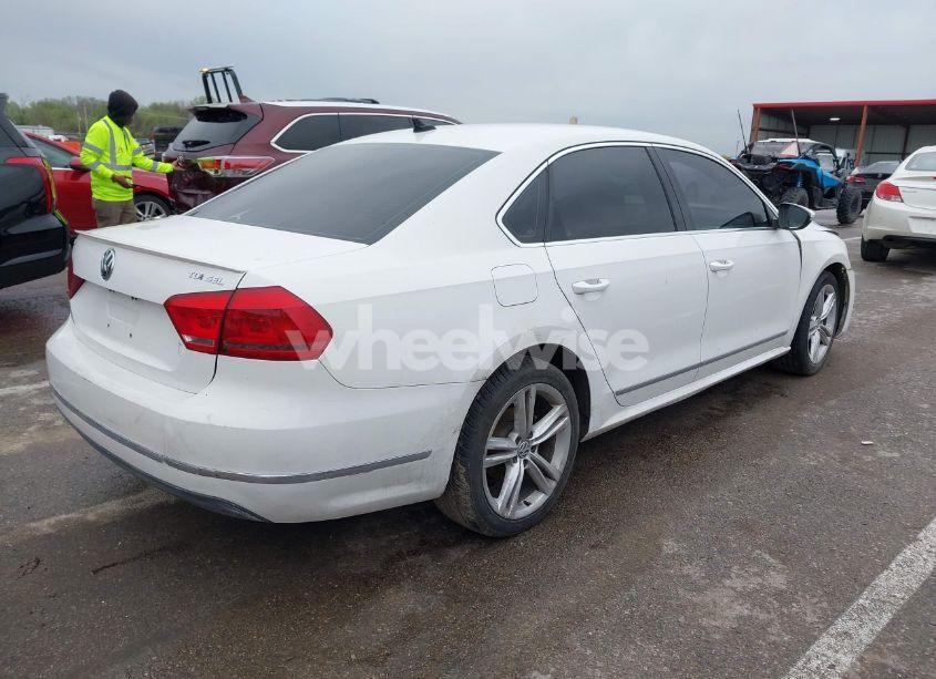 Photo 4 of 2012 Volkswagen Passat 2.0L TDI SEL PREMIUM (VIN 1VWCN7A36CC101690)
