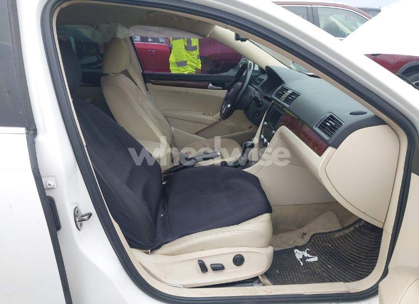 Photo 5 of 2012 Volkswagen Passat 2.0L TDI SEL PREMIUM (VIN 1VWCN7A36CC101690)