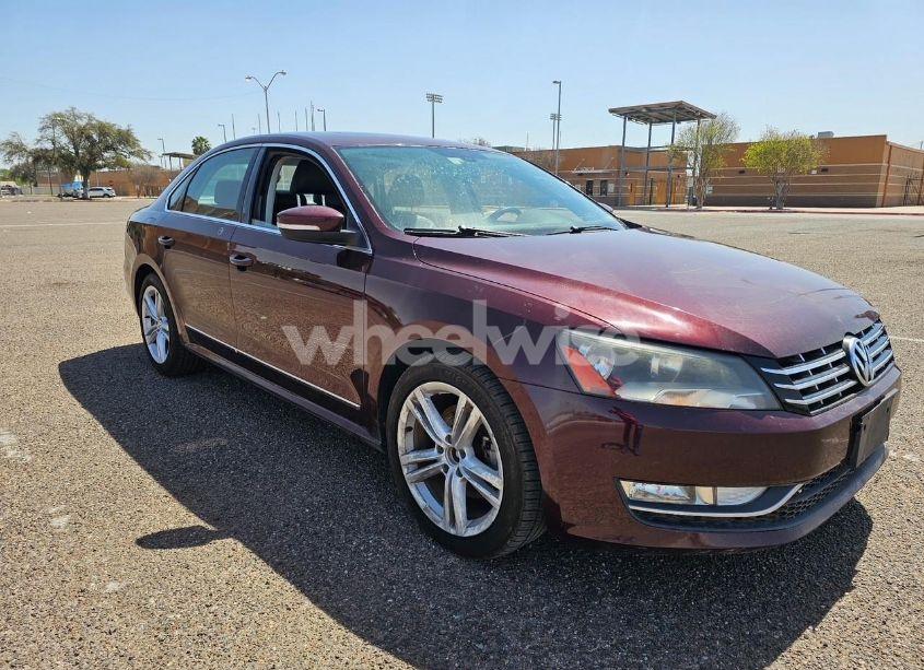 2013 Volkswagen Passat 2.0L TDI SEL PREMIUM (VIN 1VWCN7A36DC039922) main photo