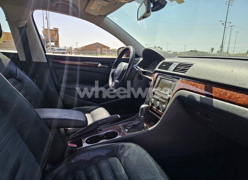 Photo 5 of 2013 Volkswagen Passat 2.0L TDI SEL PREMIUM (VIN 1VWCN7A36DC039922)