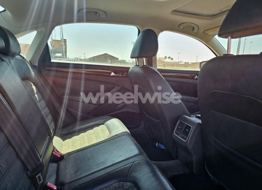 Photo 8 of 2013 Volkswagen Passat 2.0L TDI SEL PREMIUM (VIN 1VWCN7A36DC039922)