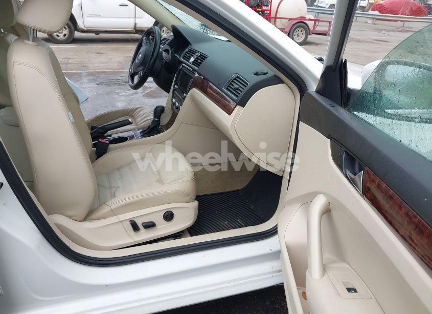 Photo 5 of 2013 Volkswagen Passat 2.0L TDI SEL PREMIUM (VIN 1VWCN7A36DC046109)