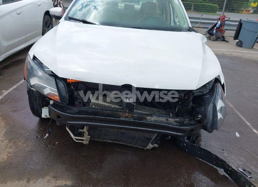 Photo 6 of 2013 Volkswagen Passat 2.0L TDI SEL PREMIUM (VIN 1VWCN7A36DC046109)