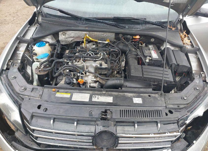 Photo 10 of 2013 Volkswagen Passat 2.0L TDI SEL PREMIUM (VIN 1VWCN7A36DC052699)