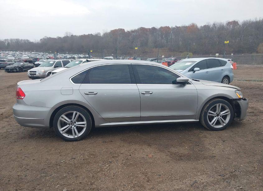 Photo 12 of 2013 Volkswagen Passat 2.0L TDI SEL PREMIUM (VIN 1VWCN7A36DC052699)