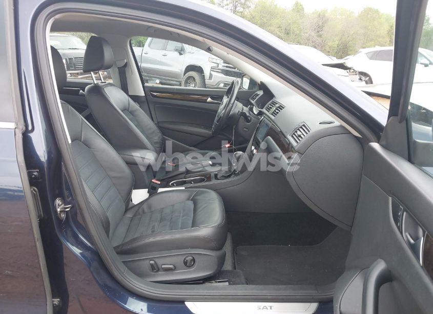 Photo 5 of 2014 Volkswagen Passat 2.0L TDI SEL PREMIUM (VIN 1VWCN7A36EC054891)
