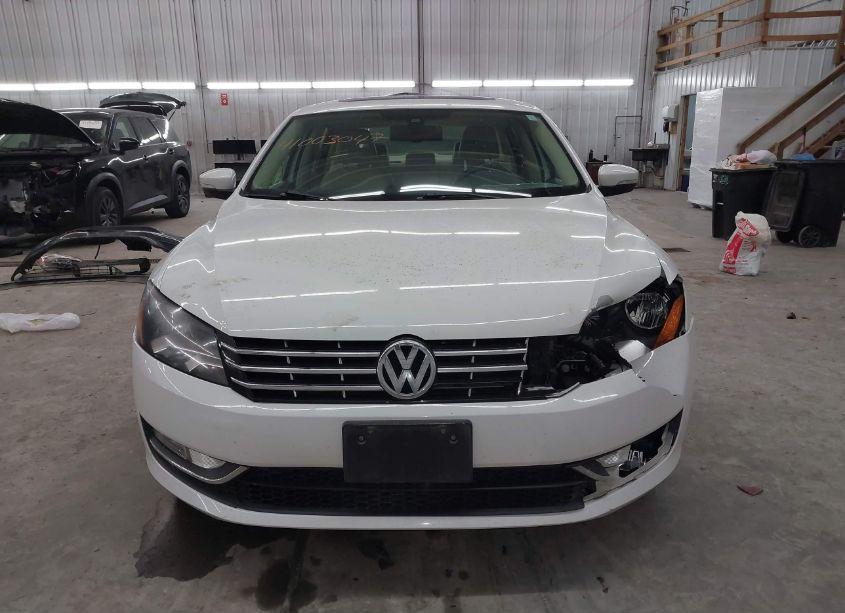 Photo 12 of 2014 Volkswagen Passat 2.0L TDI SEL PREMIUM (VIN 1VWCN7A36EC073554)