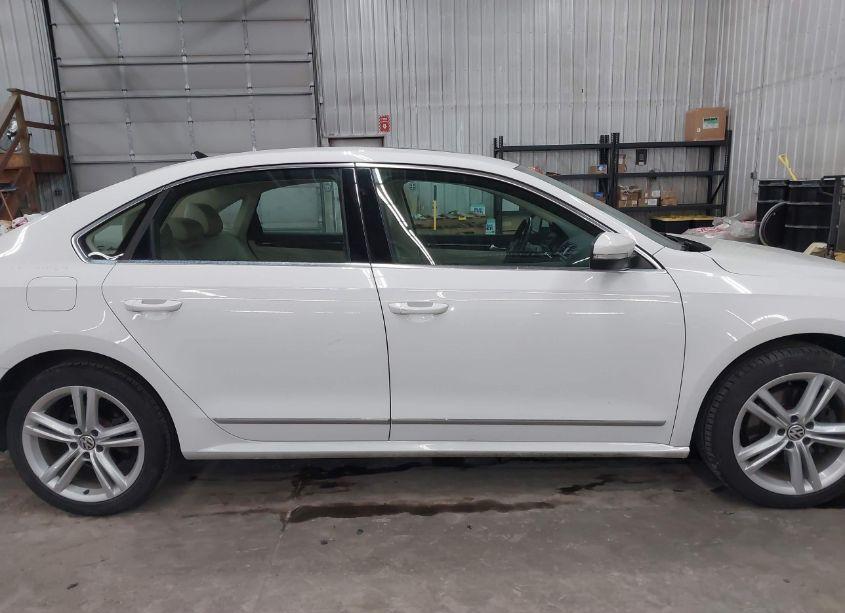 Photo 13 of 2014 Volkswagen Passat 2.0L TDI SEL PREMIUM (VIN 1VWCN7A36EC073554)