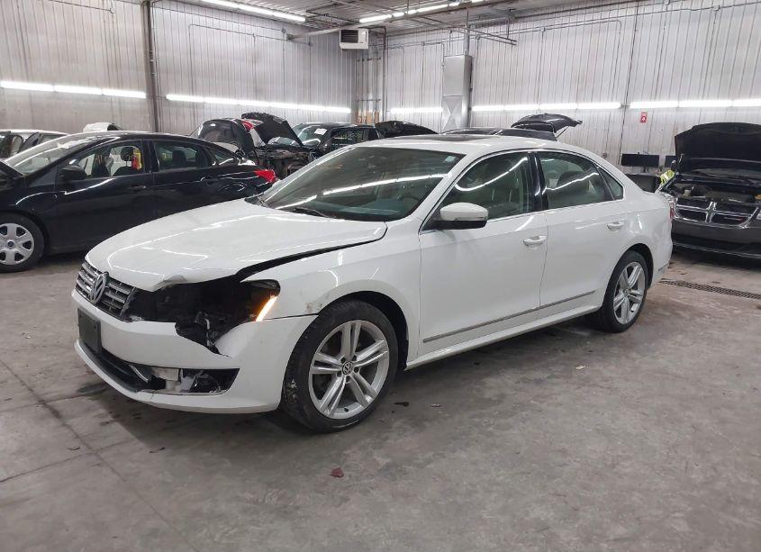 Photo 2 of 2014 Volkswagen Passat 2.0L TDI SEL PREMIUM (VIN 1VWCN7A36EC073554)