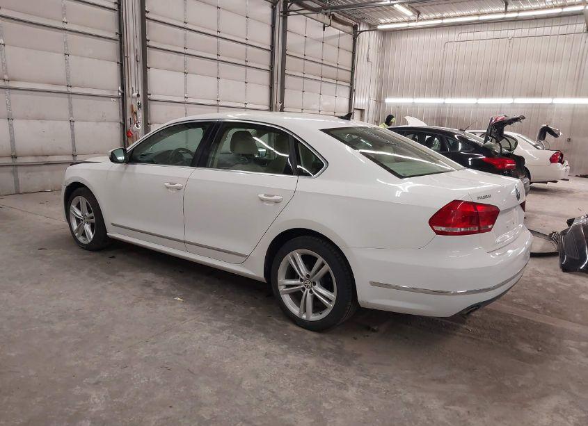 Photo 3 of 2014 Volkswagen Passat 2.0L TDI SEL PREMIUM (VIN 1VWCN7A36EC073554)