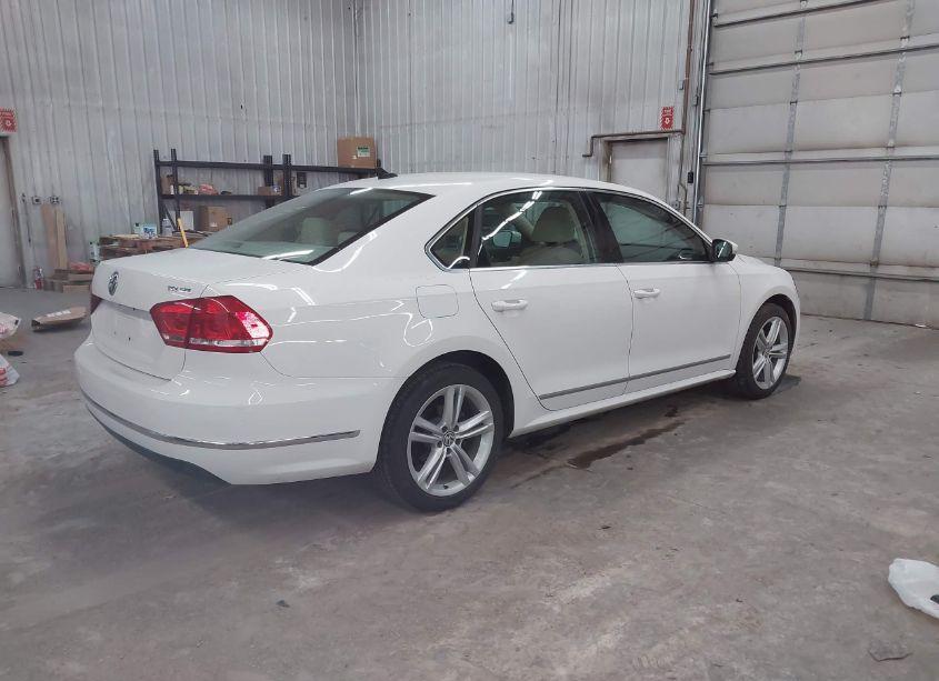 Photo 4 of 2014 Volkswagen Passat 2.0L TDI SEL PREMIUM (VIN 1VWCN7A36EC073554)