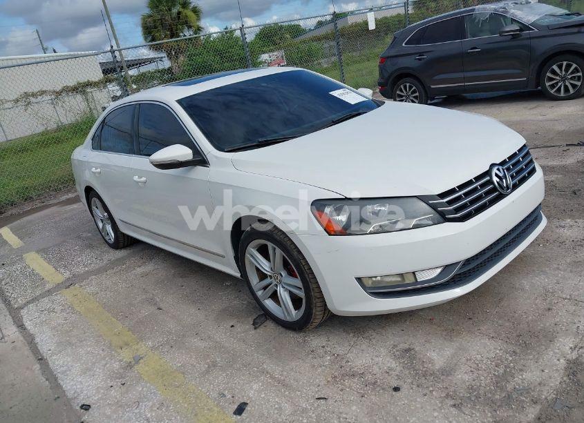 2012 Volkswagen Passat 2.0L TDI SEL PREMIUM (VIN 1VWCN7A37CC015997) main photo
