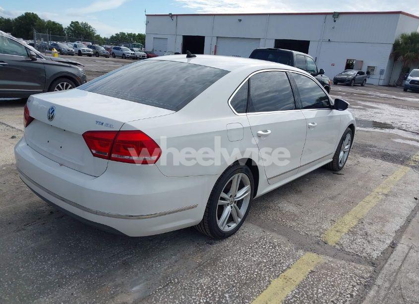 Photo 4 of 2012 Volkswagen Passat 2.0L TDI SEL PREMIUM (VIN 1VWCN7A37CC015997)