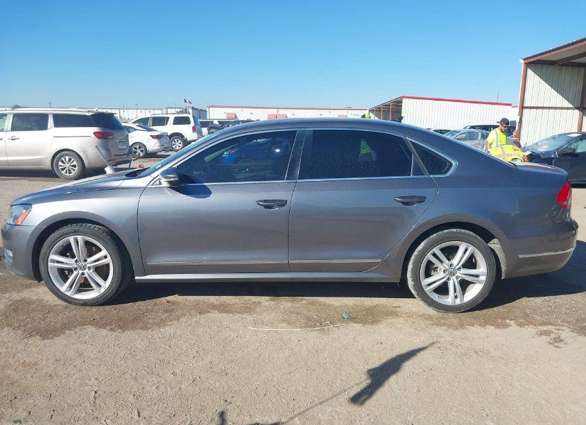 Photo 15 of 2012 Volkswagen Passat 2.0L TDI SEL PREMIUM (VIN 1VWCN7A37CC089971)