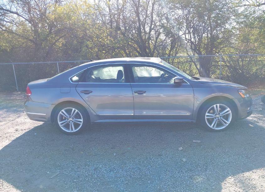 Photo 13 of 2014 Volkswagen Passat 2.0L TDI SEL PREMIUM (VIN 1VWCN7A37EC041101)