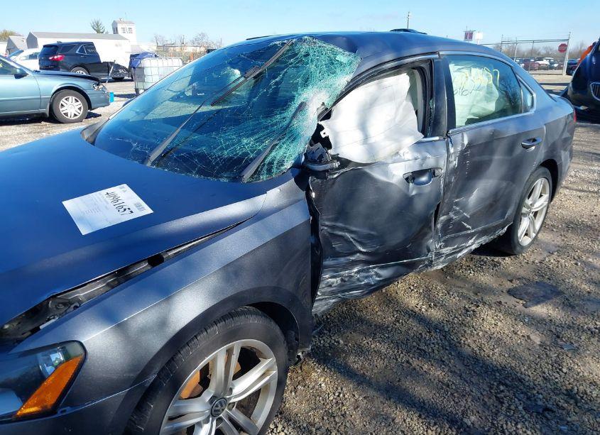 Photo 18 of 2014 Volkswagen Passat 2.0L TDI SEL PREMIUM (VIN 1VWCN7A37EC041101)