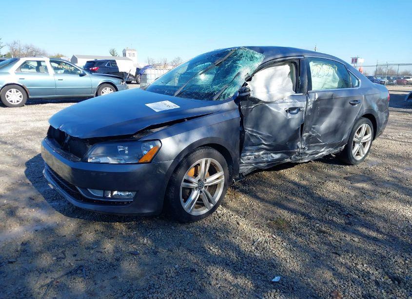 Photo 2 of 2014 Volkswagen Passat 2.0L TDI SEL PREMIUM (VIN 1VWCN7A37EC041101)