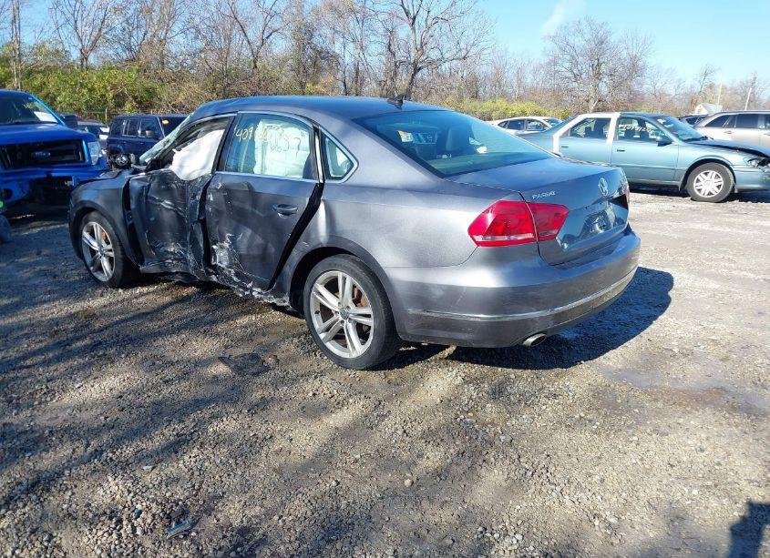 Photo 3 of 2014 Volkswagen Passat 2.0L TDI SEL PREMIUM (VIN 1VWCN7A37EC041101)