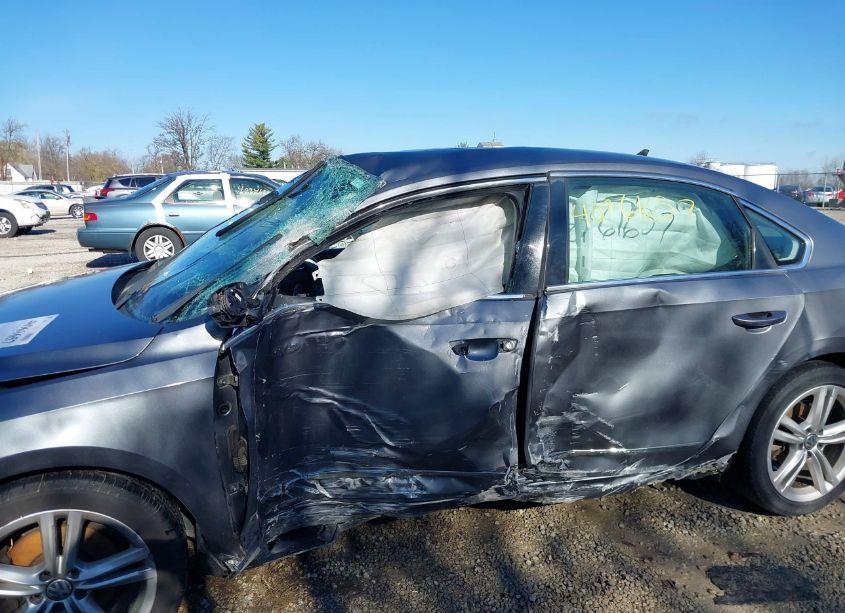 Photo 6 of 2014 Volkswagen Passat 2.0L TDI SEL PREMIUM (VIN 1VWCN7A37EC041101)