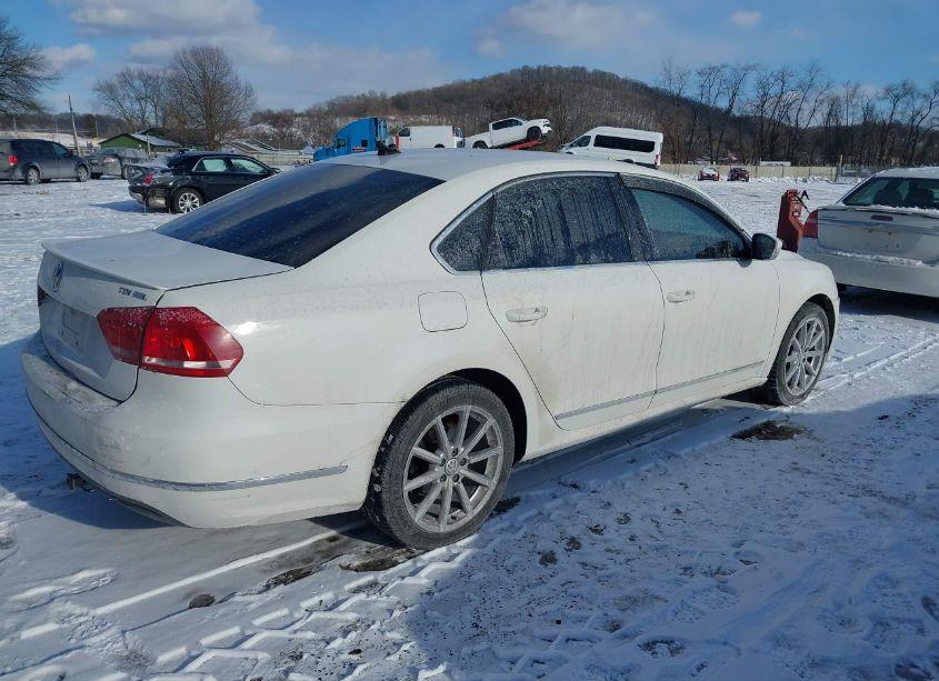 Photo 4 of 2014 Volkswagen Passat 2.0L TDI SEL PREMIUM (VIN 1VWCN7A37EC041521)