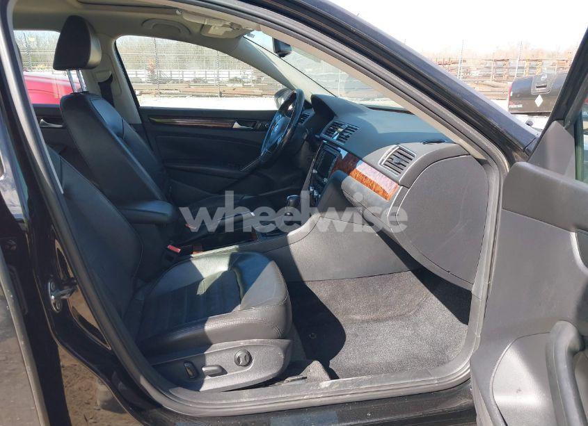 Photo 5 of 2012 Volkswagen Passat 2.0L TDI SEL PREMIUM (VIN 1VWCN7A38CC062276)