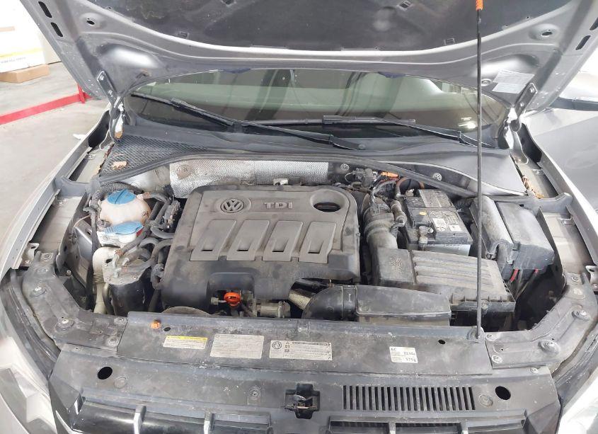 Photo 10 of 2013 Volkswagen Passat 2.0L TDI SEL PREMIUM (VIN 1VWCN7A38DC020417)