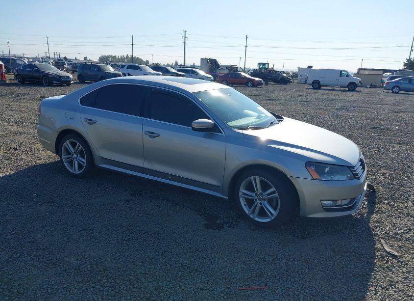 2014 Volkswagen Passat 2.0L TDI SEL PREMIUM (VIN 1VWCN7A38EC103721) main photo