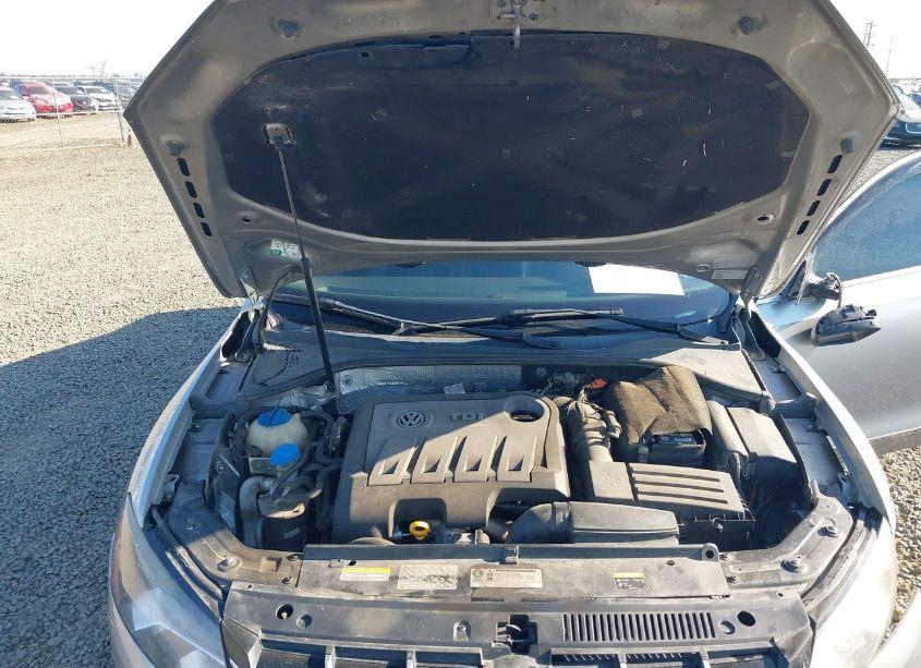 Photo 10 of 2014 Volkswagen Passat 2.0L TDI SEL PREMIUM (VIN 1VWCN7A38EC103721)