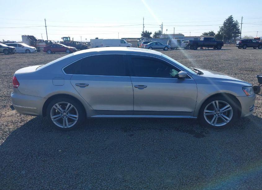 Photo 13 of 2014 Volkswagen Passat 2.0L TDI SEL PREMIUM (VIN 1VWCN7A38EC103721)