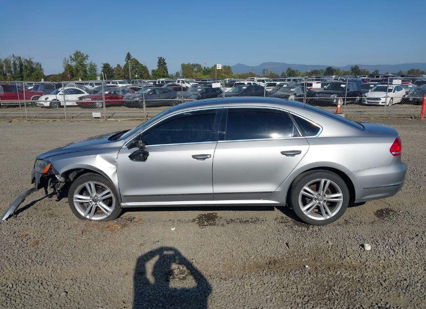 Photo 14 of 2014 Volkswagen Passat 2.0L TDI SEL PREMIUM (VIN 1VWCN7A38EC103721)