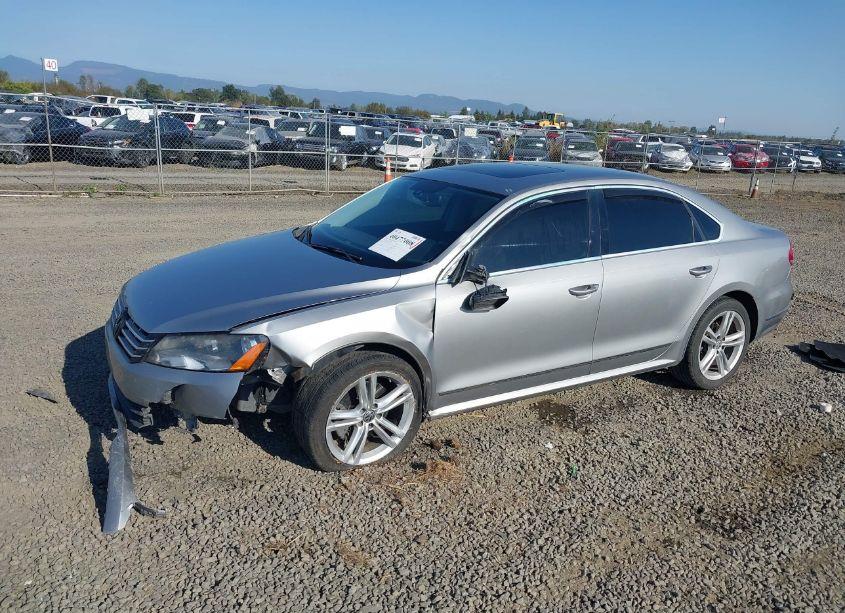 Photo 2 of 2014 Volkswagen Passat 2.0L TDI SEL PREMIUM (VIN 1VWCN7A38EC103721)