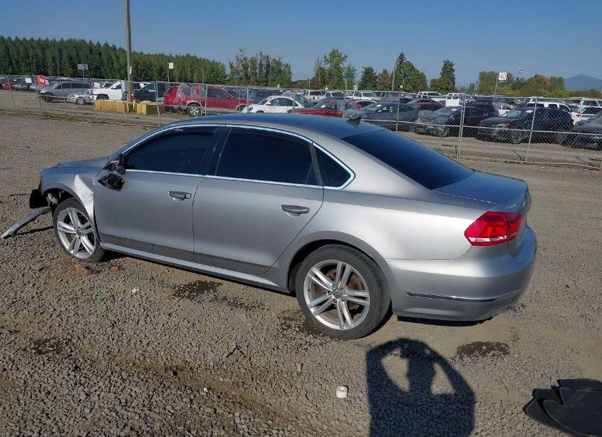 Photo 3 of 2014 Volkswagen Passat 2.0L TDI SEL PREMIUM (VIN 1VWCN7A38EC103721)