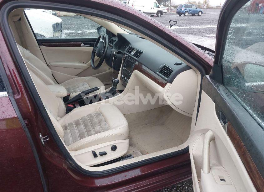 Photo 5 of 2012 Volkswagen Passat 2.0L TDI SEL PREMIUM (VIN 1VWCN7A39CC031828)