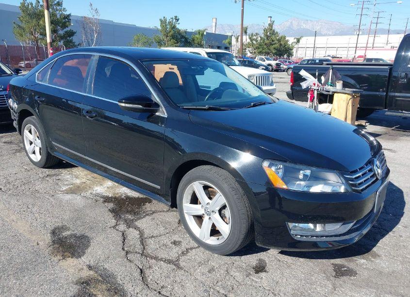 2012 Volkswagen Passat 2.0L TDI SEL PREMIUM (VIN 1VWCN7A39CC038312) main photo