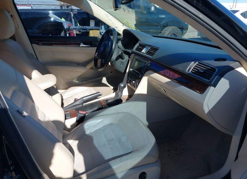 Photo 5 of 2012 Volkswagen Passat 2.0L TDI SEL PREMIUM (VIN 1VWCN7A39CC038312)