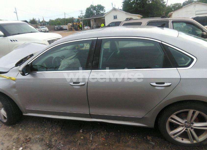Photo 14 of 2012 Volkswagen Passat 2.0L TDI SEL PREMIUM (VIN 1VWCN7A39CC109458)