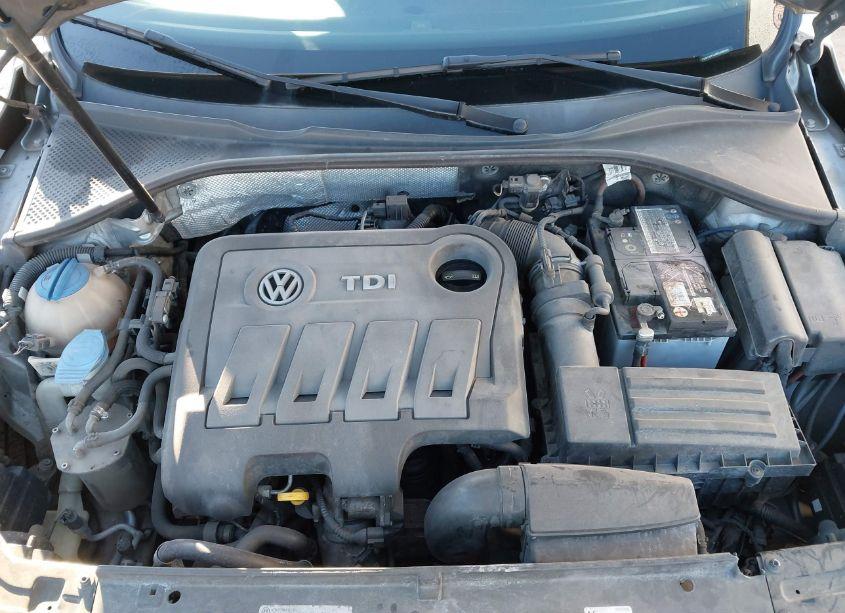 Photo 10 of 2014 Volkswagen Passat 2.0L TDI SEL PREMIUM (VIN 1VWCN7A39EC028740)