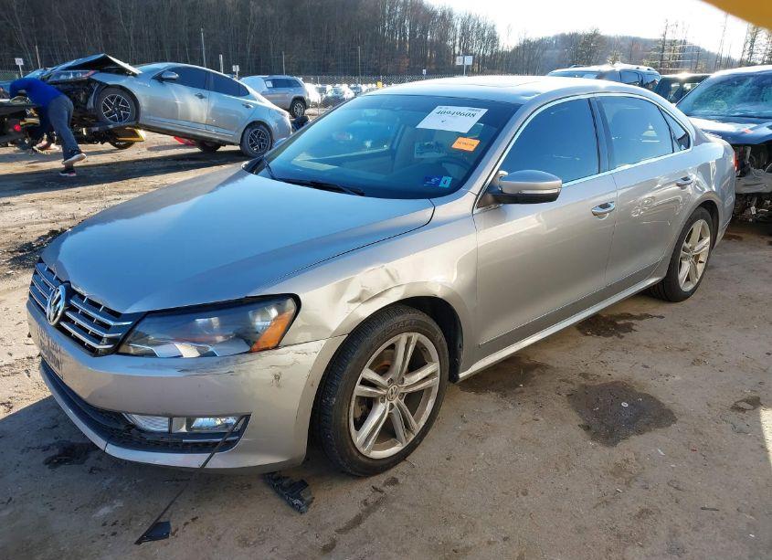 Photo 2 of 2014 Volkswagen Passat 2.0L TDI SEL PREMIUM (VIN 1VWCN7A39EC028740)