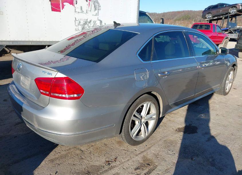 Photo 4 of 2014 Volkswagen Passat 2.0L TDI SEL PREMIUM (VIN 1VWCN7A39EC028740)