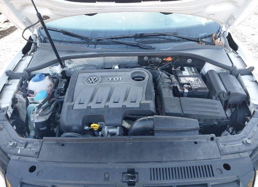 Photo 10 of 2014 Volkswagen Passat 2.0L TDI SEL PREMIUM (VIN 1VWCN7A39EC036840)