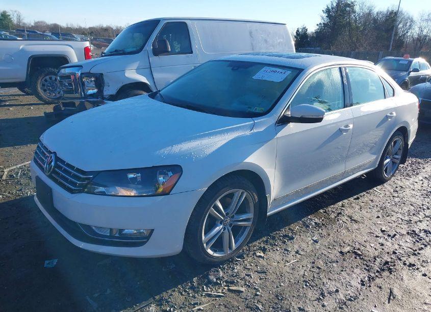 Photo 2 of 2014 Volkswagen Passat 2.0L TDI SEL PREMIUM (VIN 1VWCN7A39EC036840)