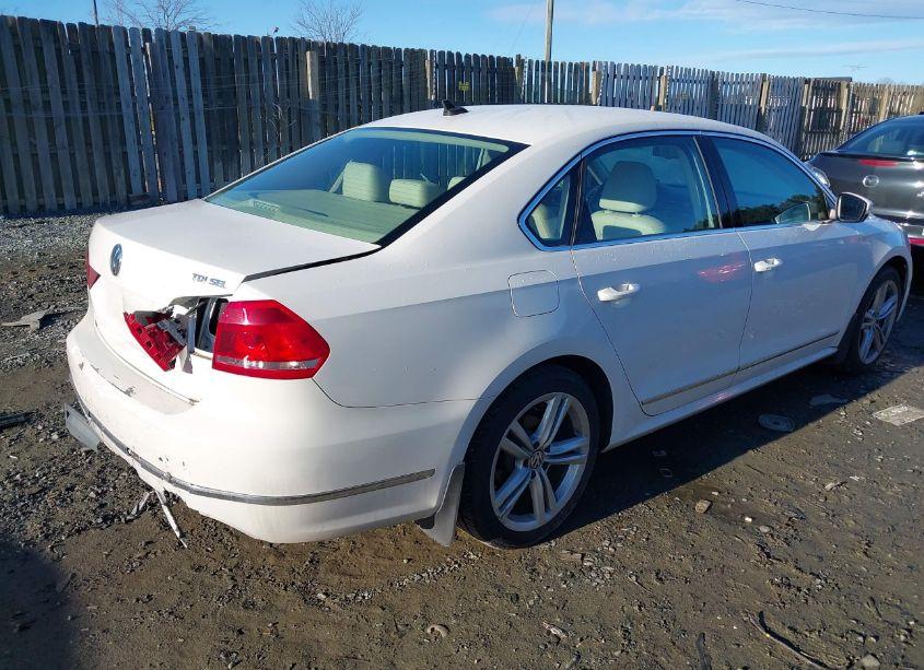 Photo 4 of 2014 Volkswagen Passat 2.0L TDI SEL PREMIUM (VIN 1VWCN7A39EC036840)